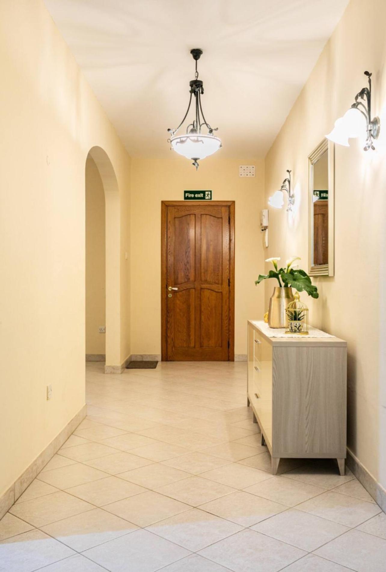 Aurora Apartment Zurrieq エクステリア 写真